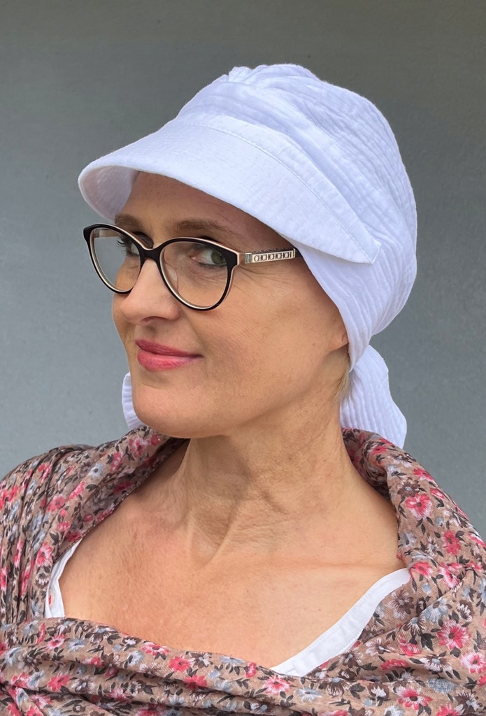 Tess z daszkiem biały muślin