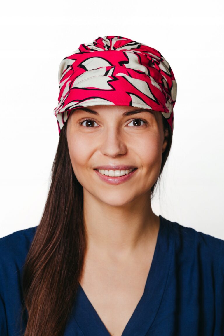 Tess z daszkiem 441